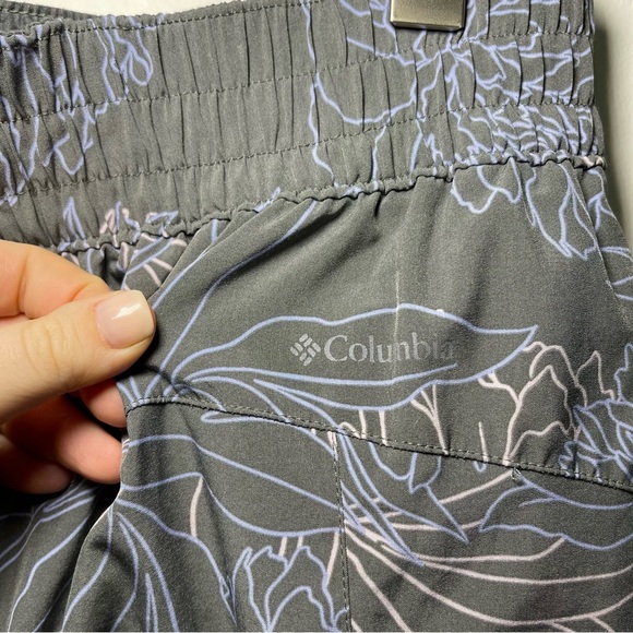 Columbia women grey floral pull on wicking hiking outdoor golf skort in size L - Picture 7 of 8